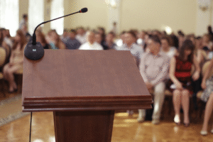 Presenteren en spreken als introvert (5 tips die werken) (Blog)