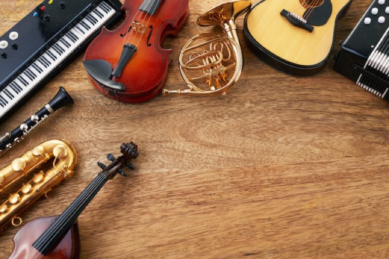 5 makkelijke instrumenten om te leren spelen (geschikt voor beginners), foto met keyboard, viool, trompet en meer (Blog)